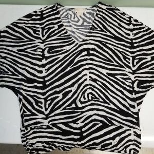 MICHAEL Michael Kors Zebra Batwing Sz L Top P9